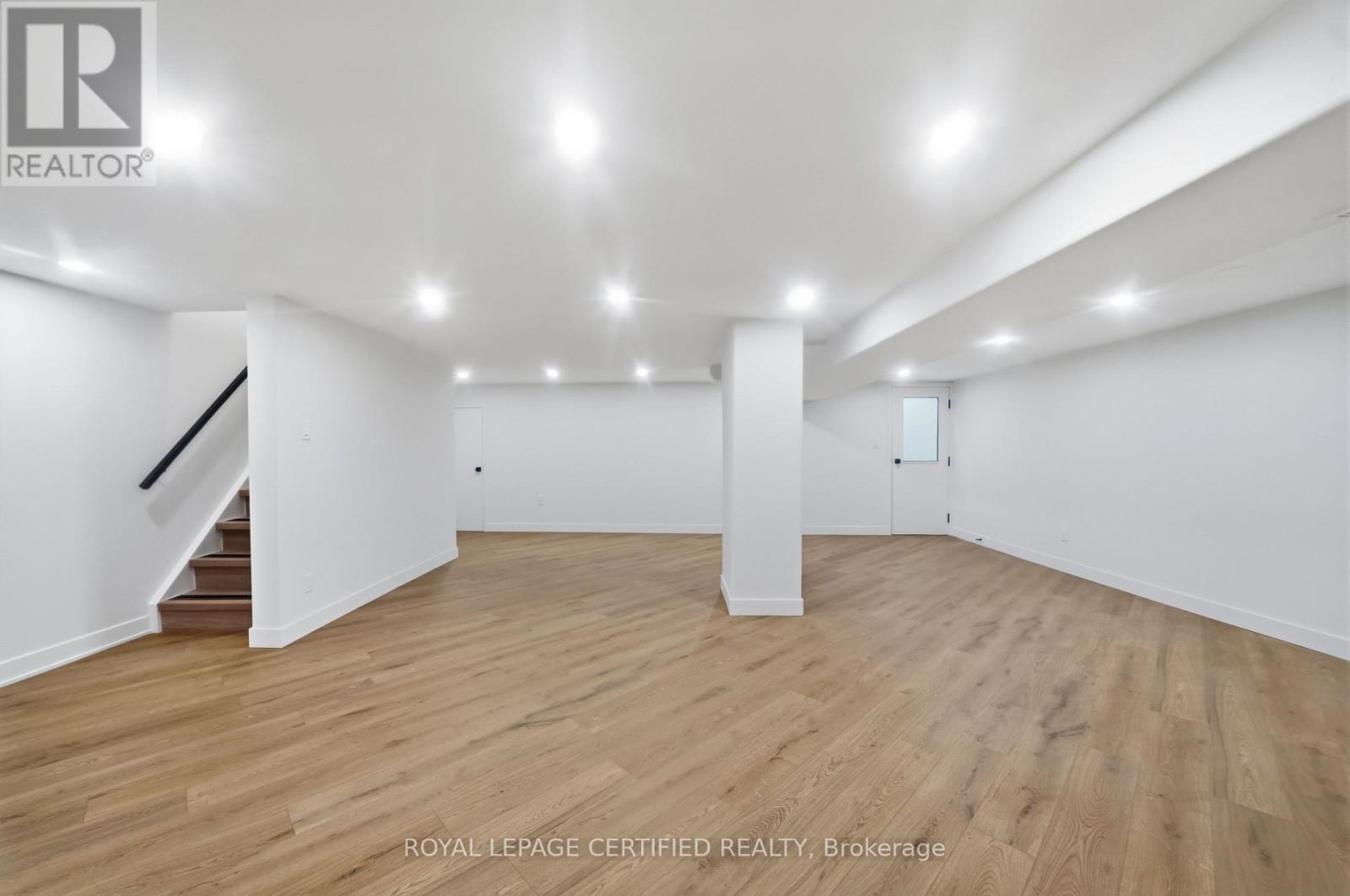 590 Barton Street E, Hamilton, ON