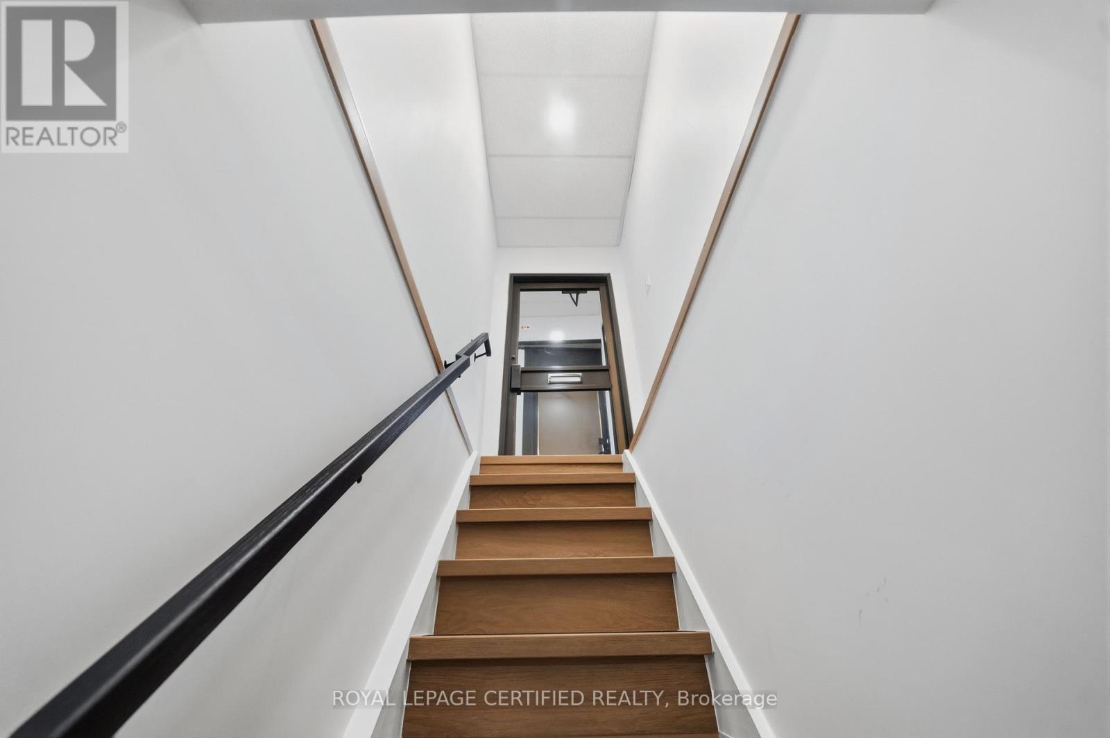 590 Barton Street E, Hamilton, ON