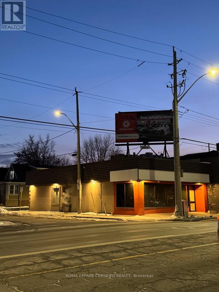 590 Barton Street E, Hamilton, ON