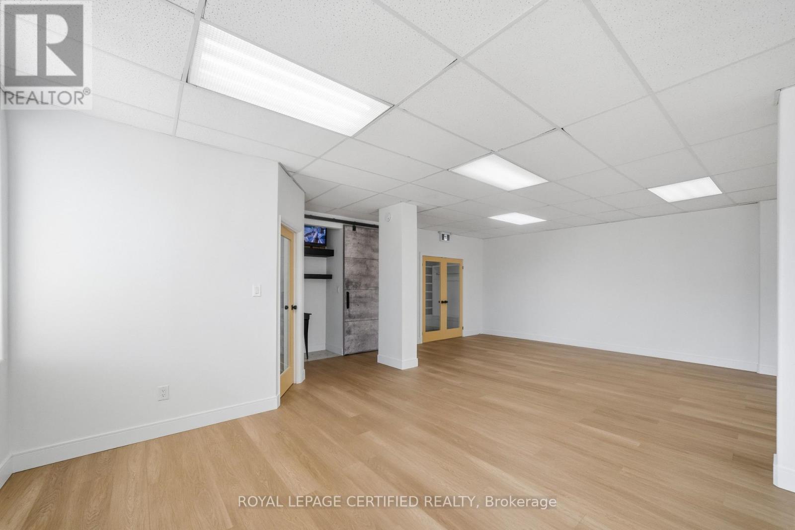 590 Barton Street E, Hamilton, ON