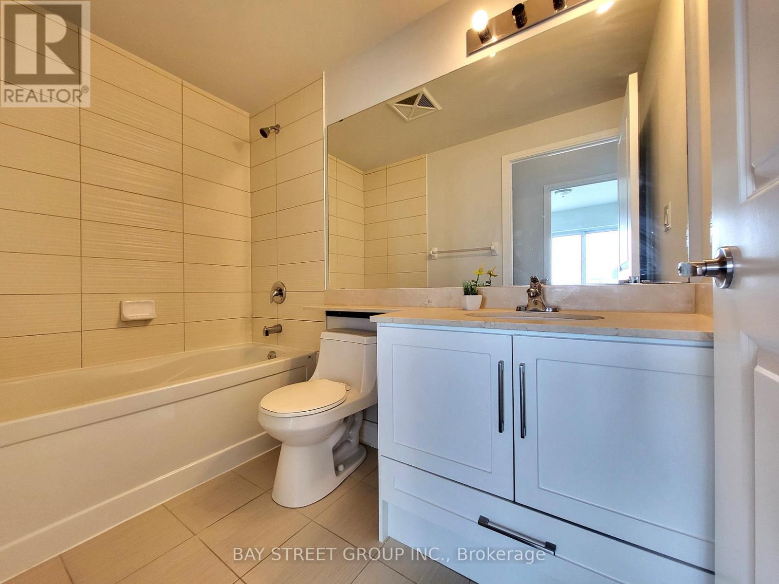 3608 - 50 Absolute Avenue, Mississauga, ON - Indoor Photo Showing Bathroom