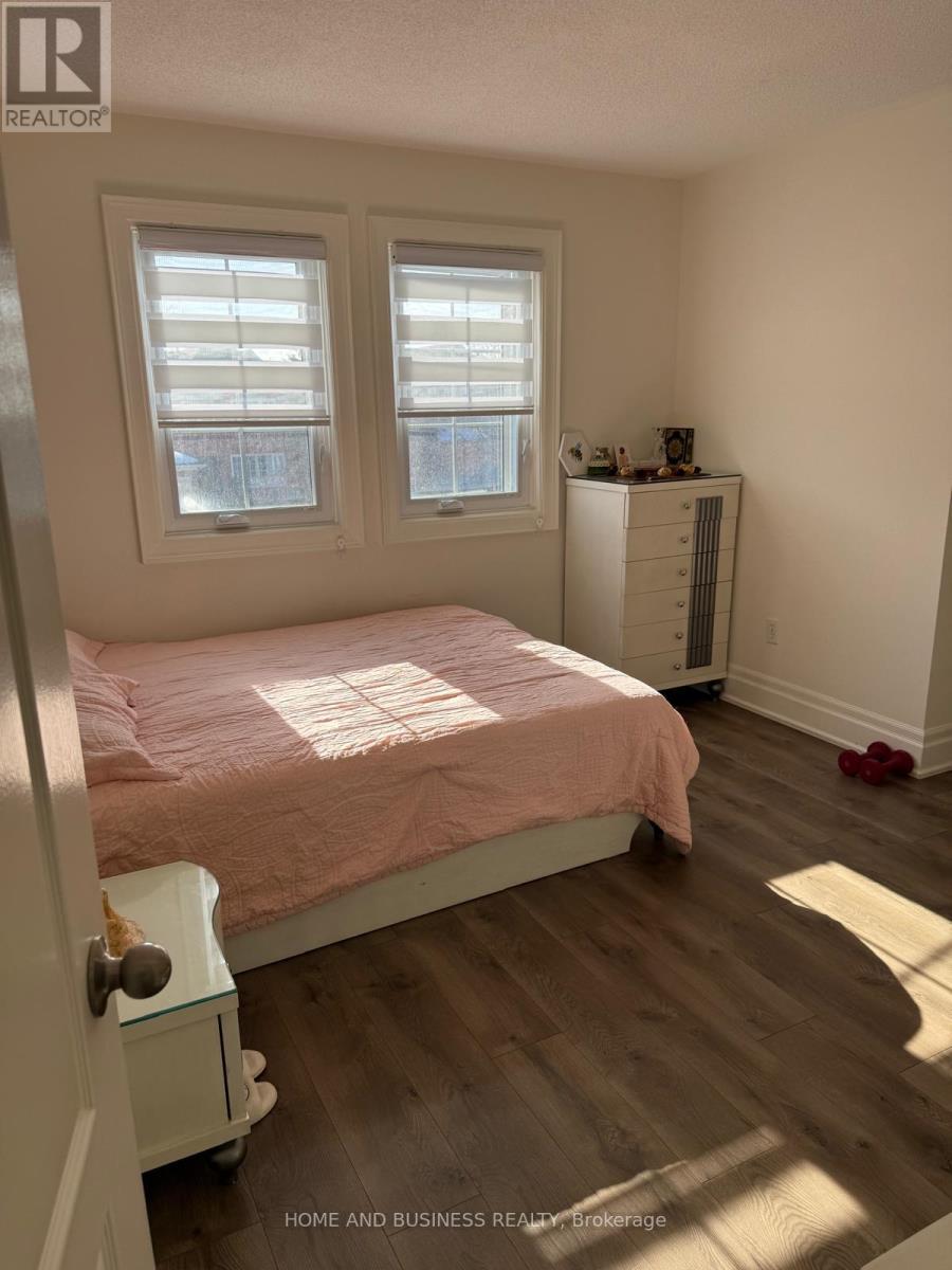 5807 Cornell Crescent, Mississauga, ON - Indoor Photo Showing Bedroom