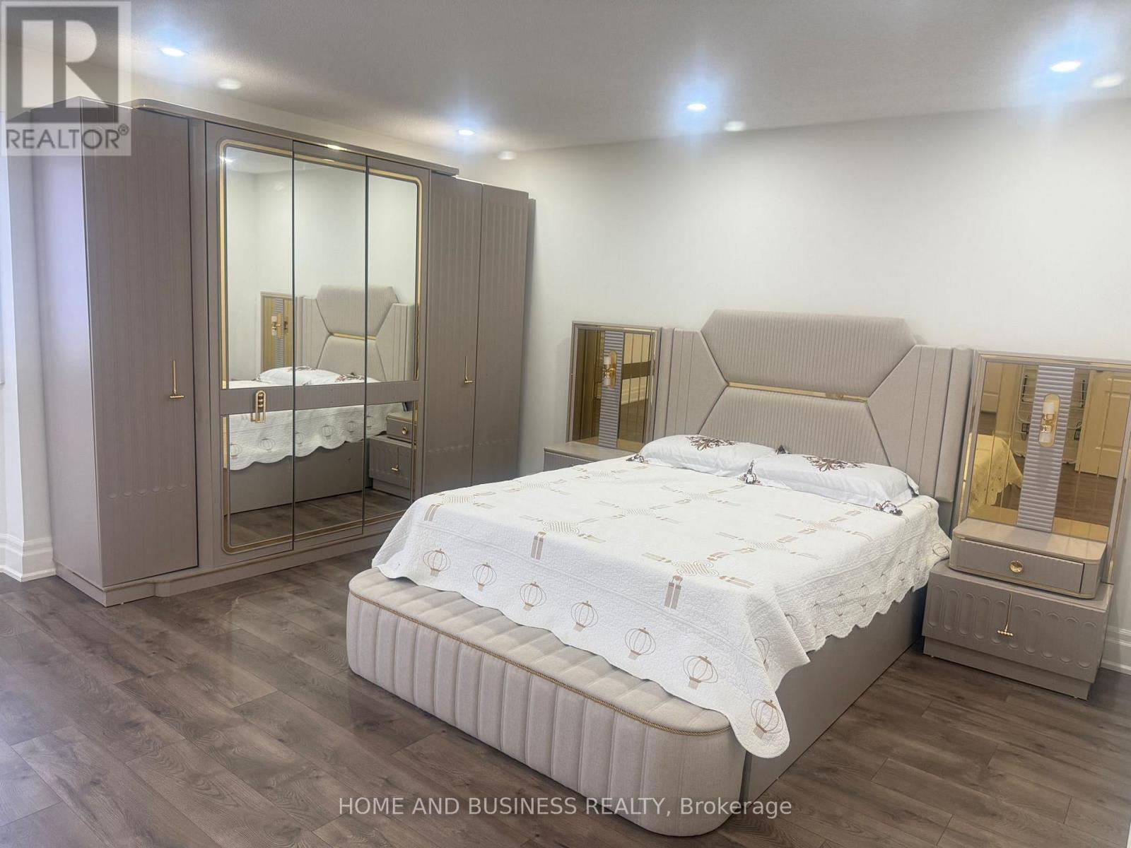 5807 Cornell Crescent, Mississauga, ON - Indoor Photo Showing Bedroom