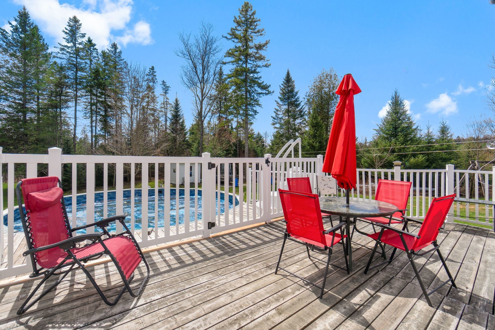 Balcon - 6355 Ch. Stage, Stanstead-Est, QC - Outdoor With Above Ground Pool With Deck Patio Veranda