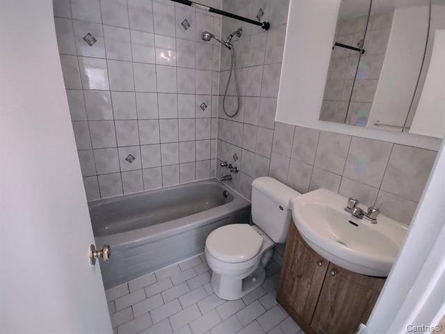 Bathroom - 6249 Av. Wilderton, Montréal (Côte-Des-Neiges/Notre-Dame-De-Grâce), QC - Indoor Photo Showing Bathroom