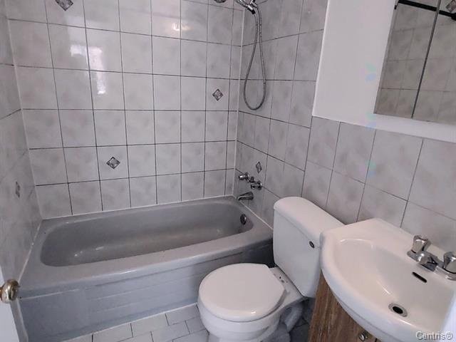 Bathroom - 6249 Av. Wilderton, Montréal (Côte-Des-Neiges/Notre-Dame-De-Grâce), QC - Indoor Photo Showing Bathroom