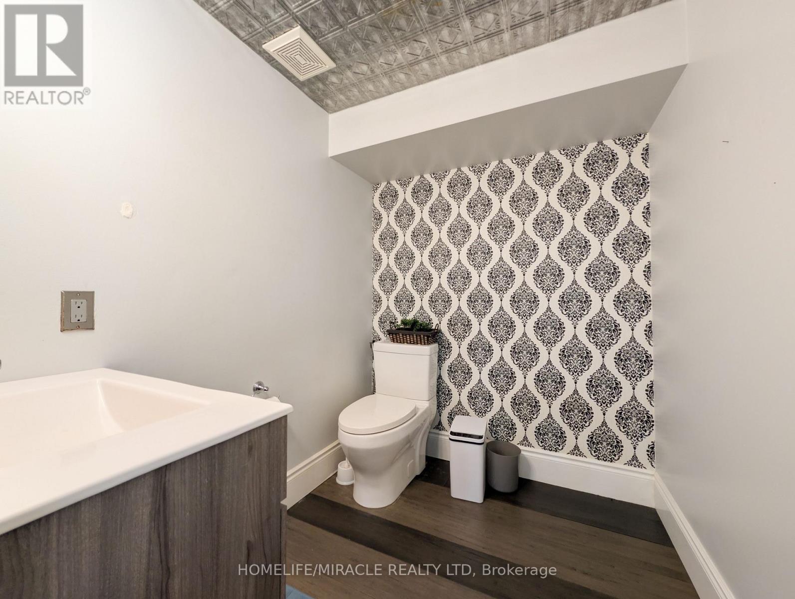 39 Endeavour Drive, Cambridge, ON - Indoor Photo Showing Bathroom