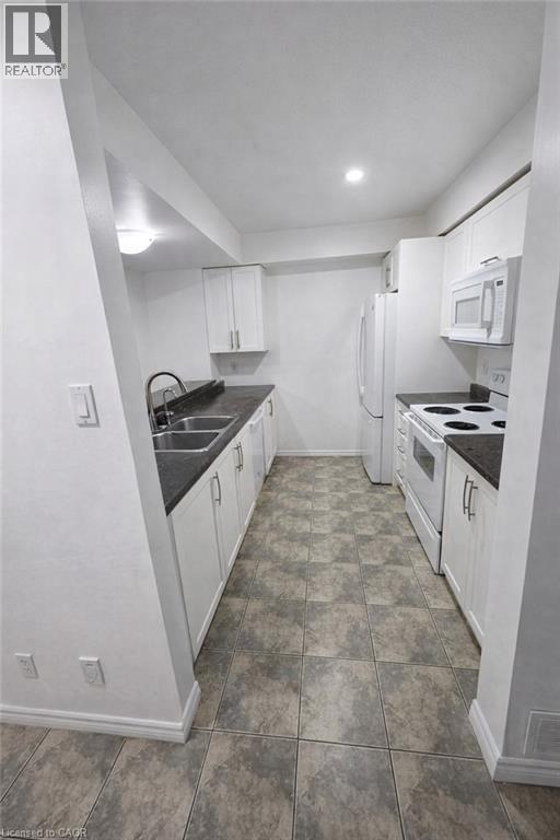 268 Blackhorne Drive, Kitchener, ON - Indoor Photo Showing Kitchen With Double Sink