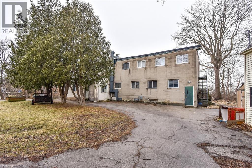 20 Elliott Street, Cambridge, ON - Outdoor