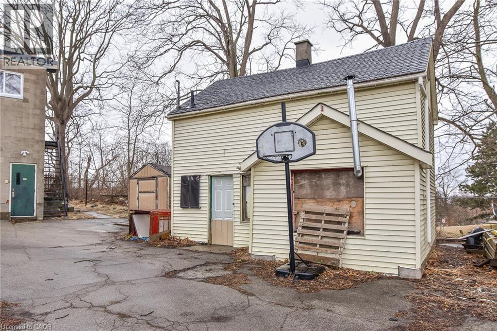 20 Elliott Street, Cambridge, ON - Outdoor