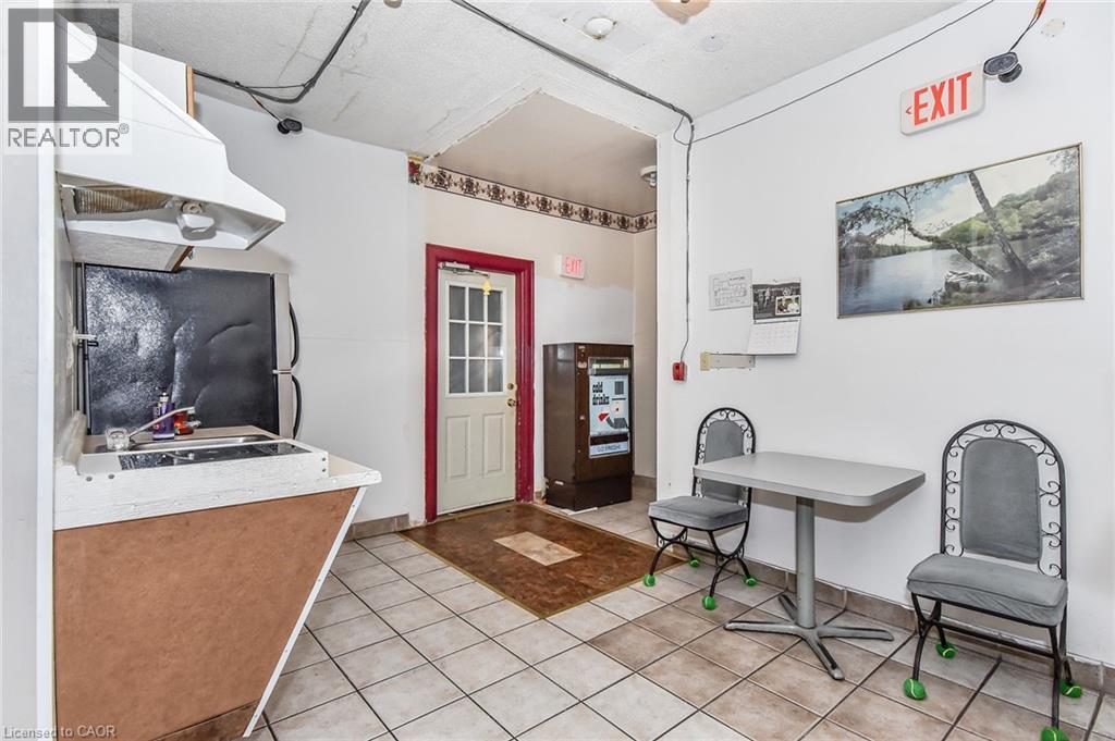 20 Elliott Street, Cambridge, ON - Indoor Photo Showing Other Room