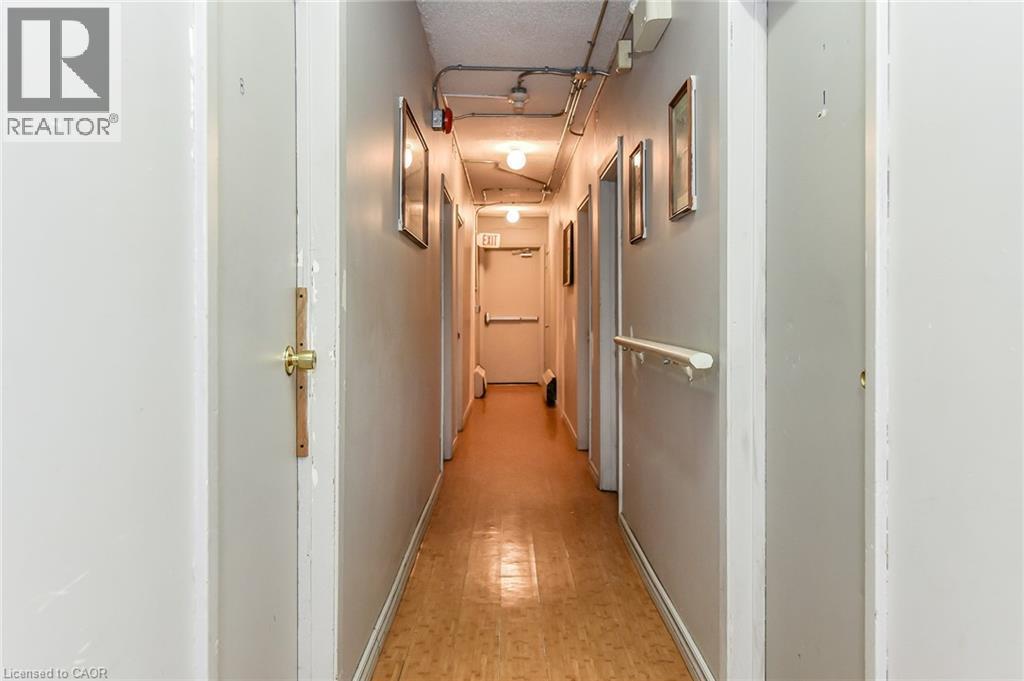 20 Elliott Street, Cambridge, ON - Indoor Photo Showing Other Room