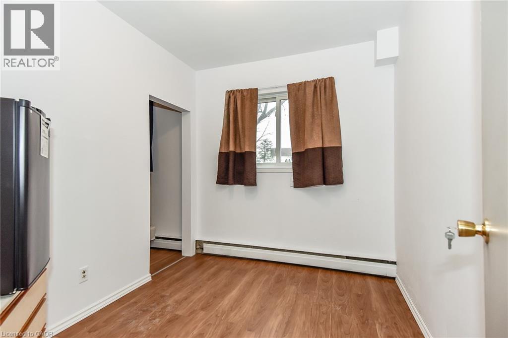 20 Elliott Street, Cambridge, ON - Indoor Photo Showing Other Room