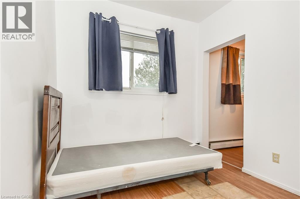 20 Elliott Street, Cambridge, ON - Indoor Photo Showing Other Room