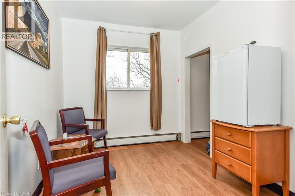 20 Elliott Street, Cambridge, ON - Indoor