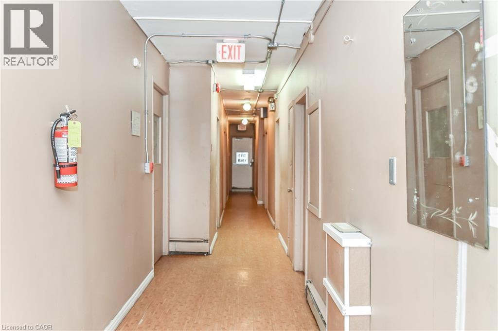 20 Elliott Street, Cambridge, ON - Indoor Photo Showing Other Room