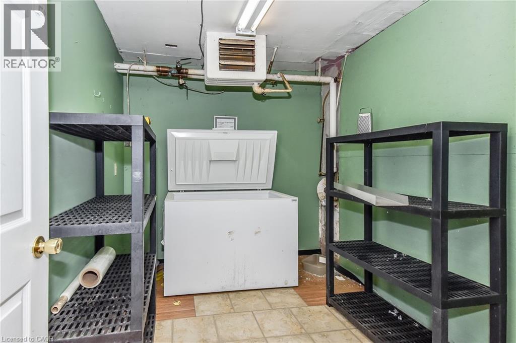 20 Elliott Street, Cambridge, ON - Indoor