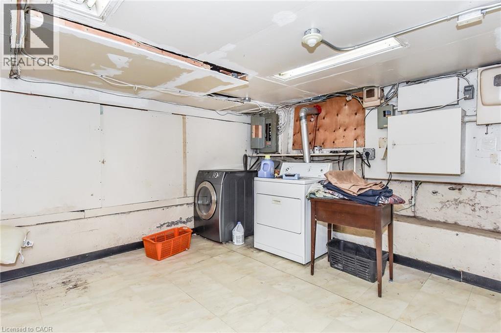 20 Elliott Street, Cambridge, ON - Indoor Photo Showing Laundry Room