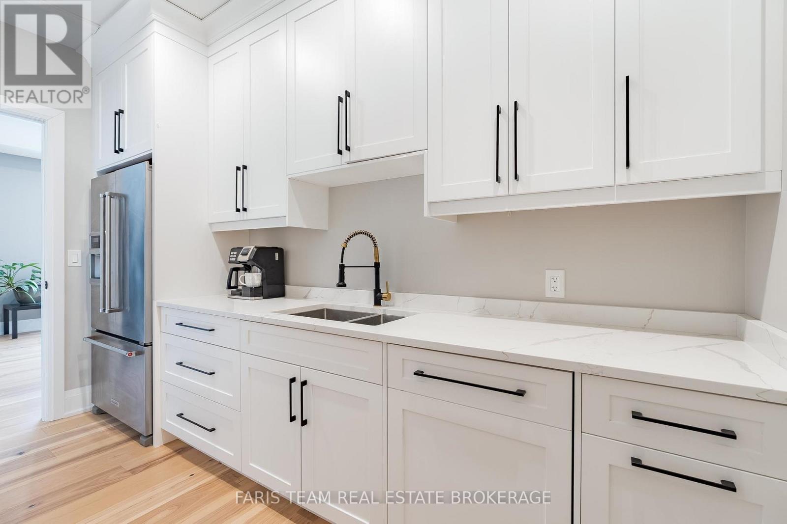 7 Reynolds Road, Tiny, ON - Indoor Photo Showing Kitchen With Double Sink With Upgraded Kitchen