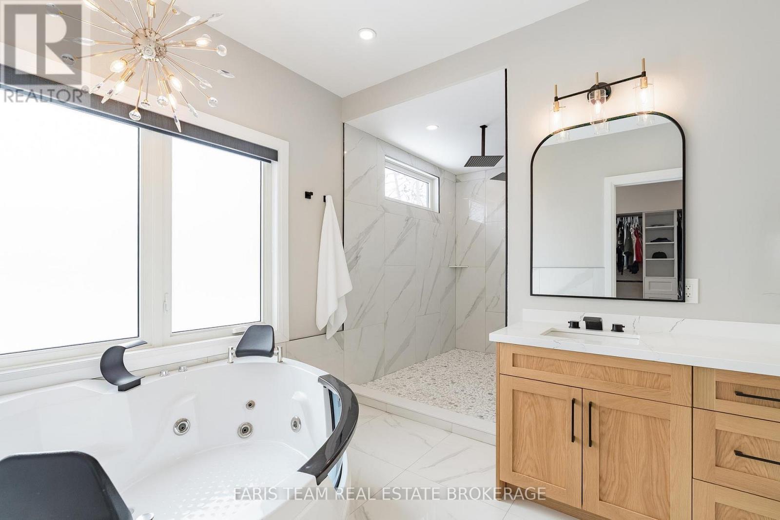 7 Reynolds Road, Tiny, ON - Indoor Photo Showing Bathroom