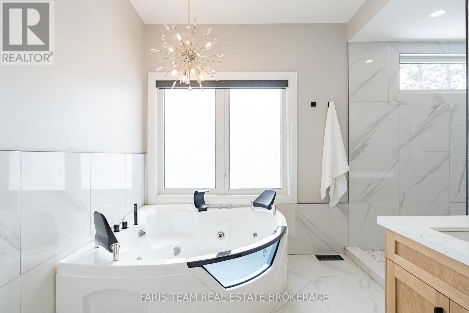 7 Reynolds Road, Tiny, ON - Indoor Photo Showing Bathroom