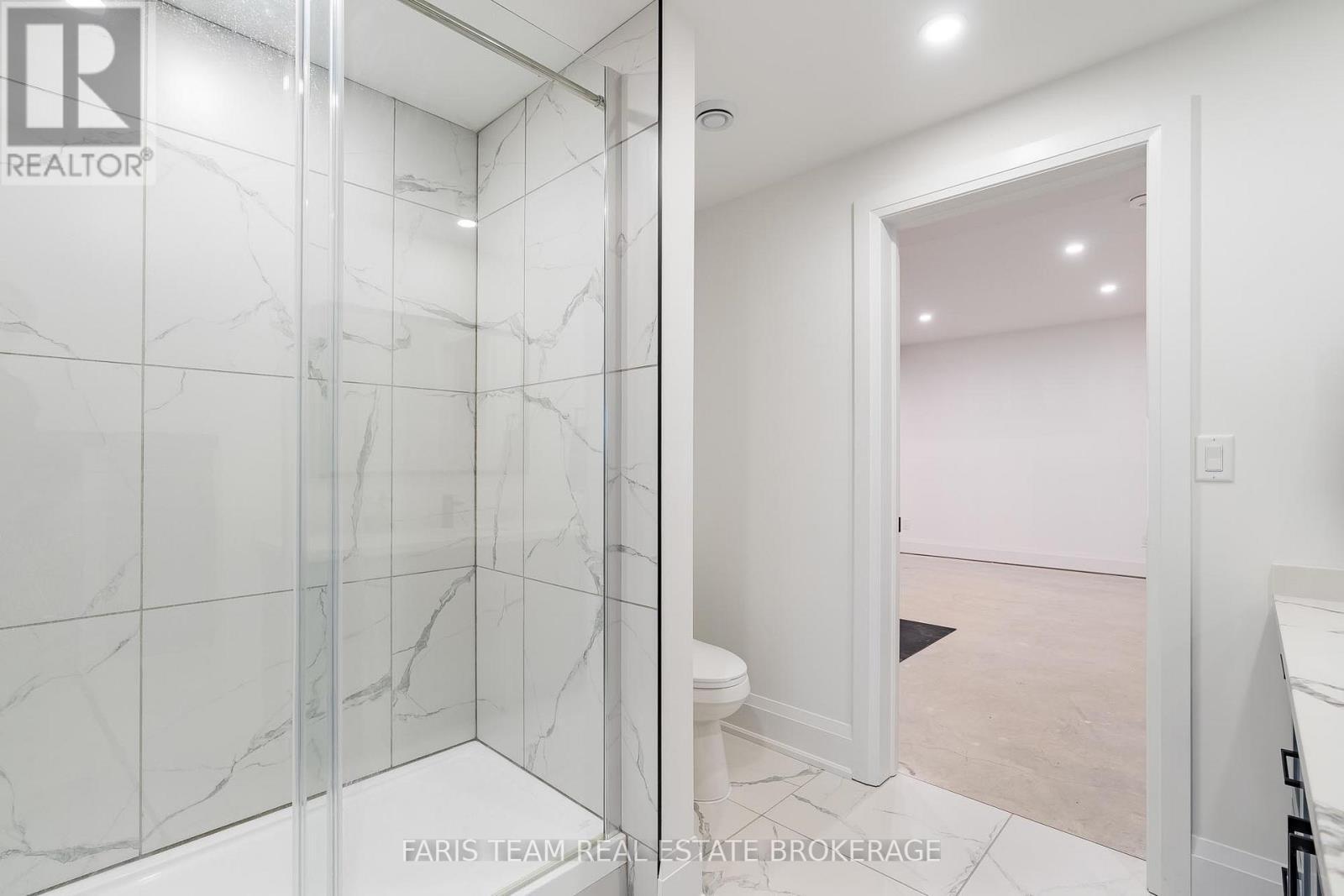 7 Reynolds Road, Tiny, ON - Indoor Photo Showing Bathroom
