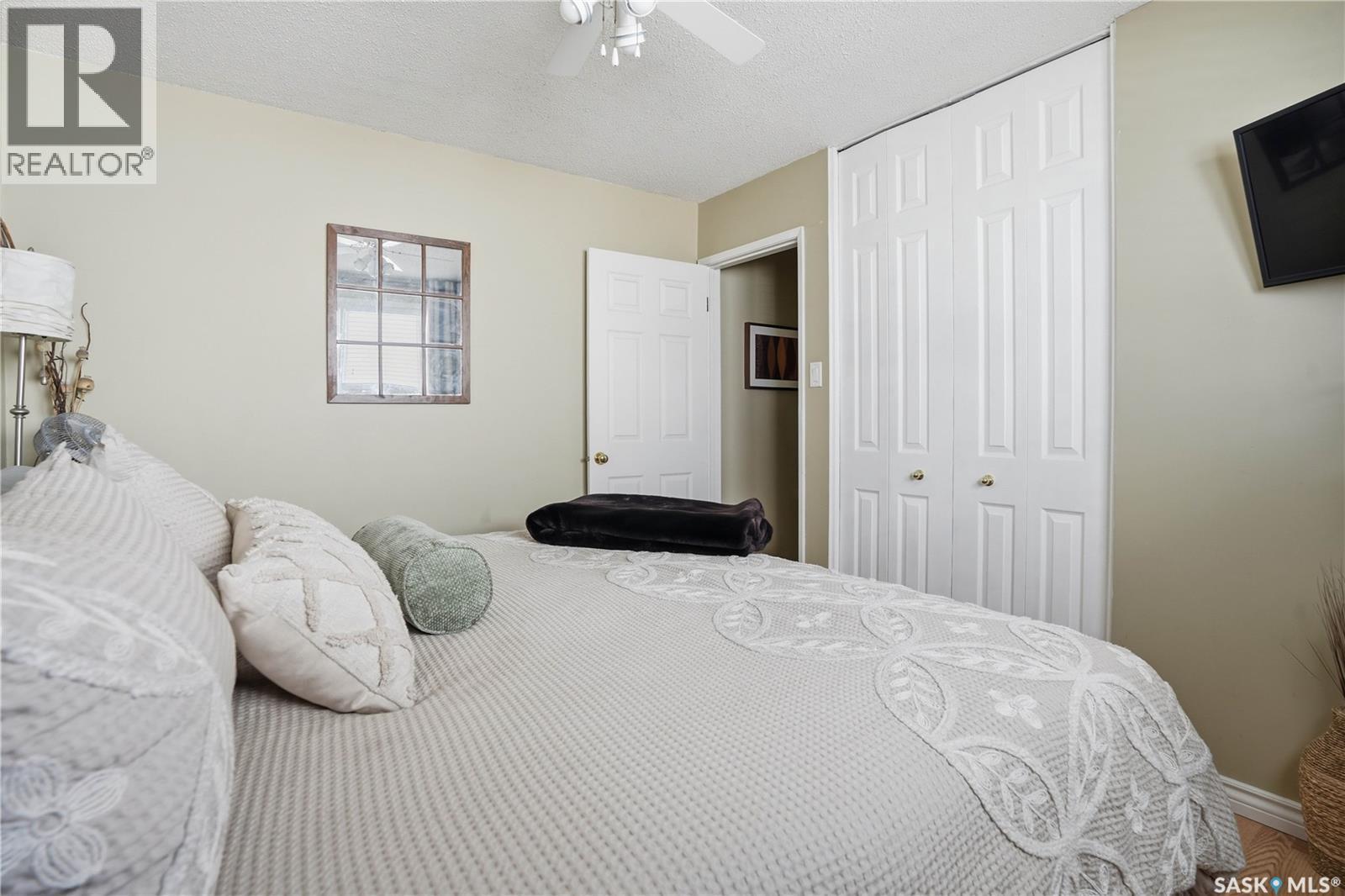 39 Bedford Crescent, Regina, SK - Indoor Photo Showing Bedroom