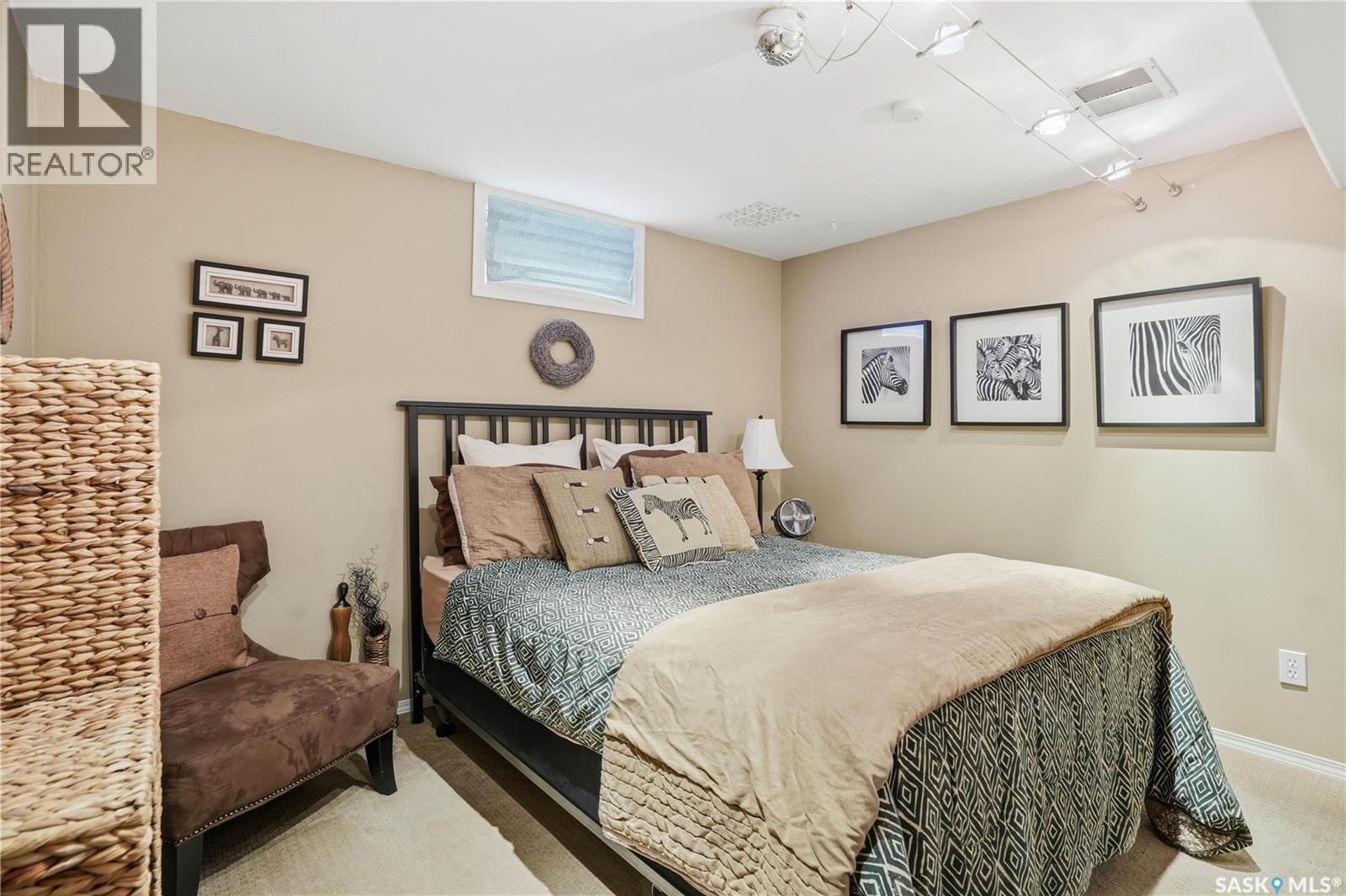 39 Bedford Crescent, Regina, SK - Indoor Photo Showing Bedroom
