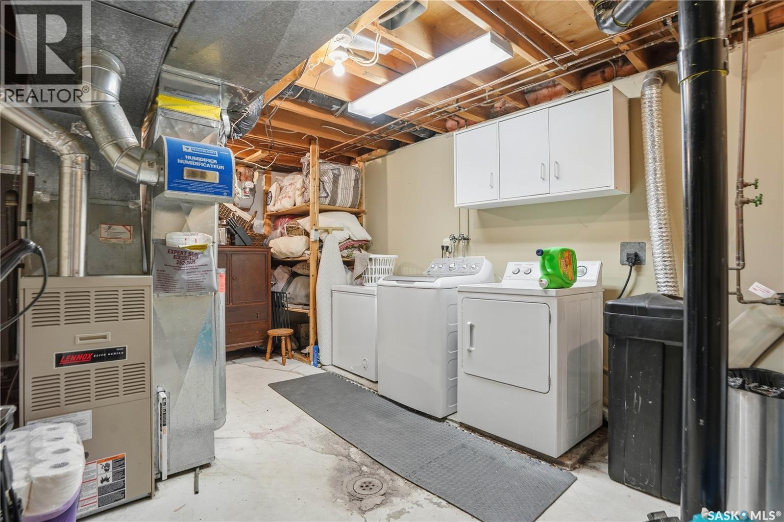 39 Bedford Crescent, Regina, SK - Indoor Photo Showing Laundry Room