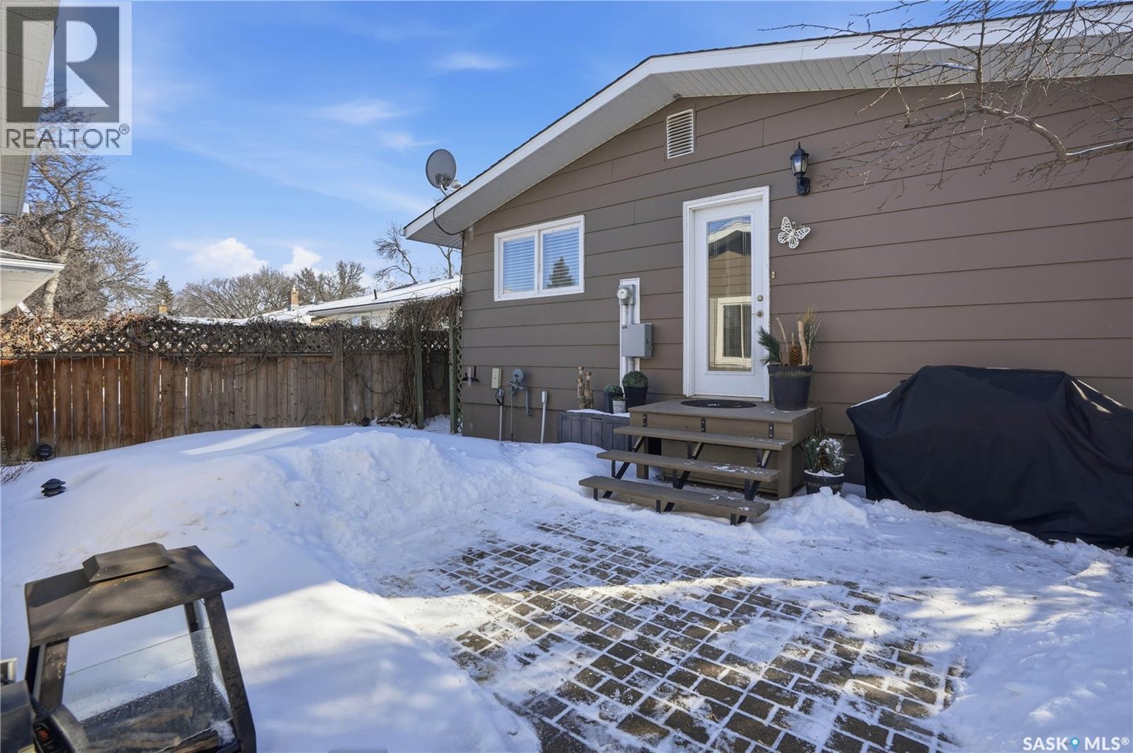 39 Bedford Crescent, Regina, SK - Outdoor With Deck Patio Veranda