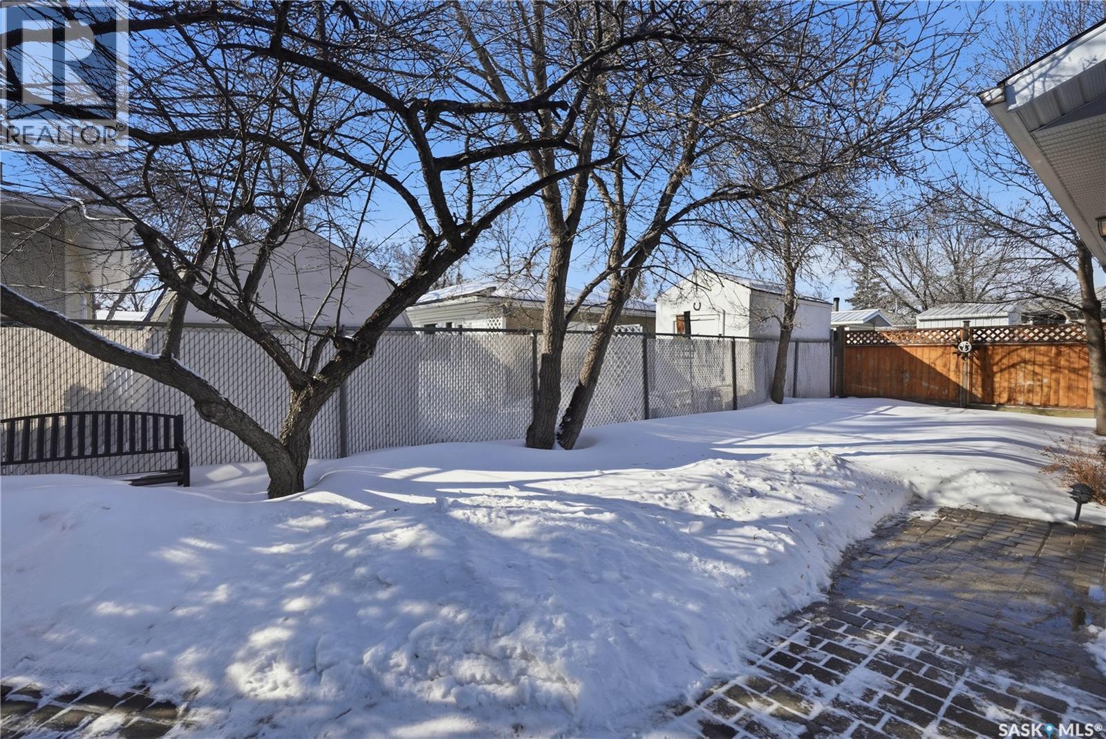 39 Bedford Crescent, Regina, SK - Outdoor