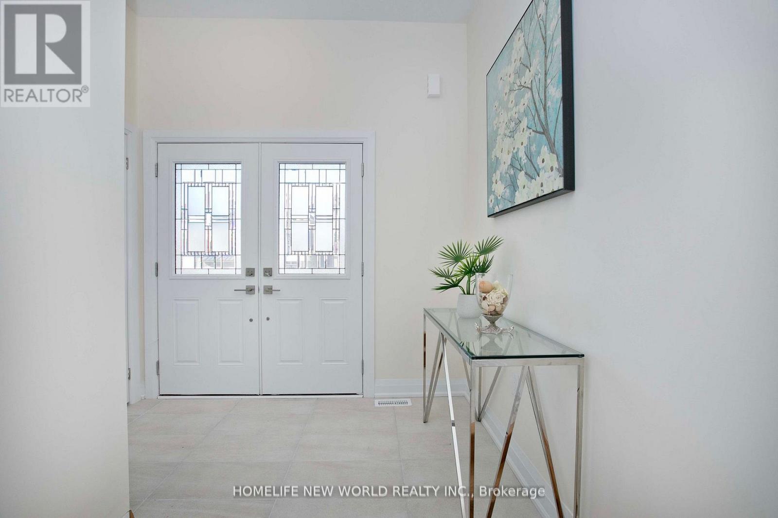 240 Seguin Street N, Richmond Hill, ON - Indoor Photo Showing Other Room