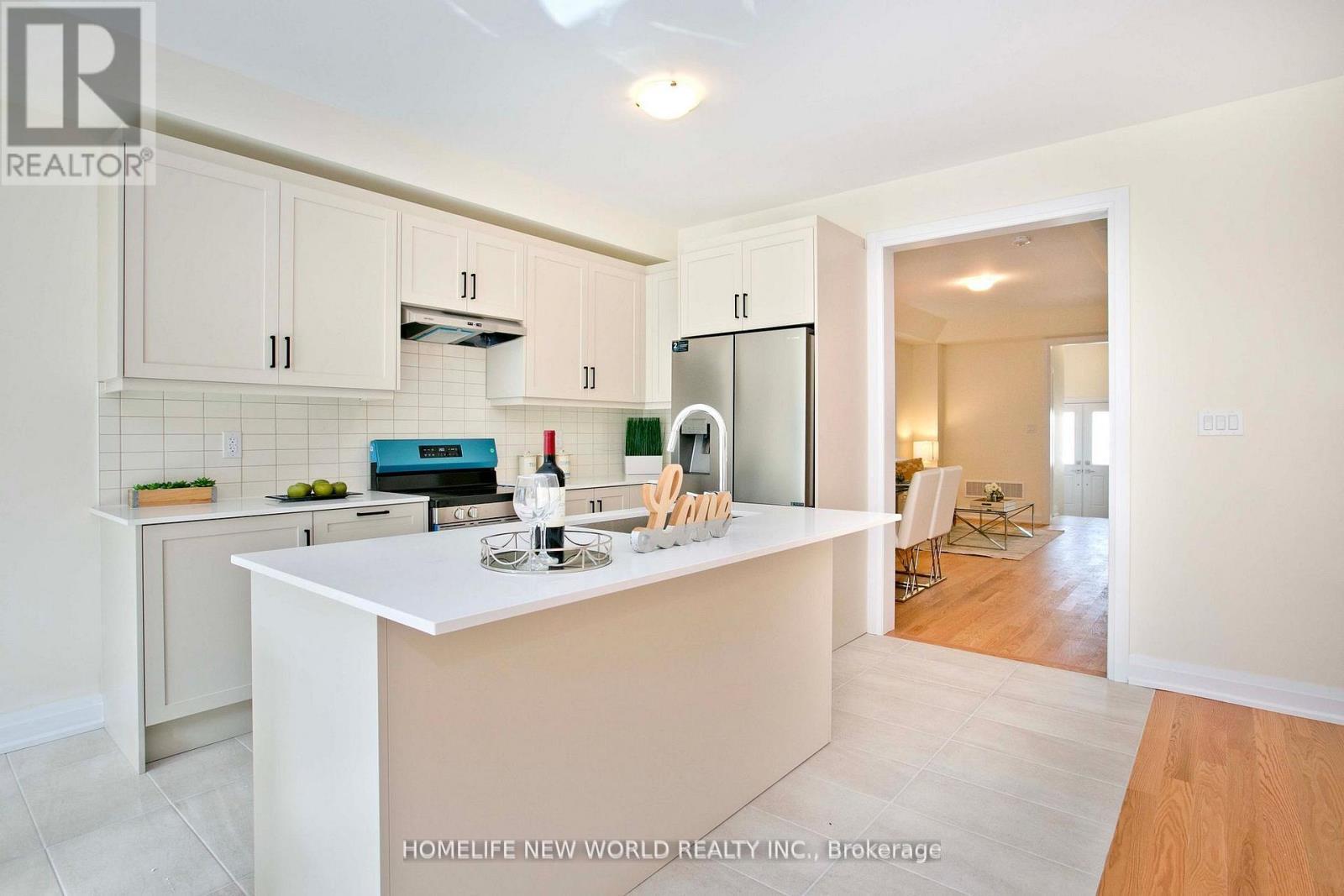 240 Seguin Street N, Richmond Hill, ON - Indoor Photo Showing Kitchen With Double Sink