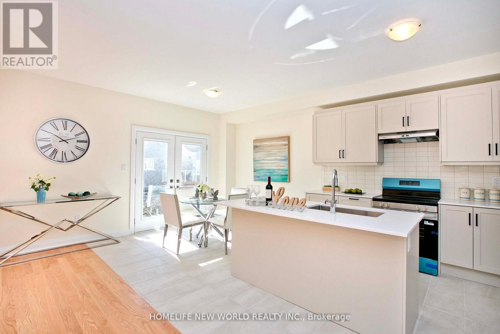 240 Seguin Street N, Richmond Hill, ON - Indoor Photo Showing Kitchen With Double Sink