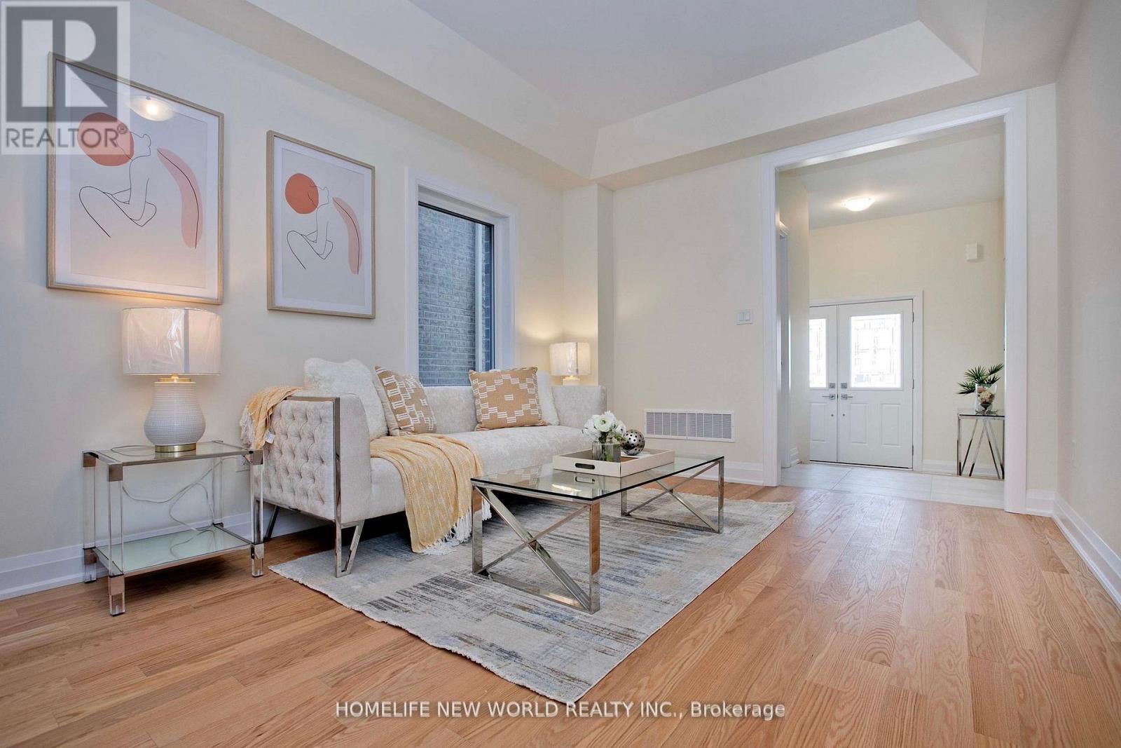 240 Seguin Street N, Richmond Hill, ON - Indoor Photo Showing Living Room