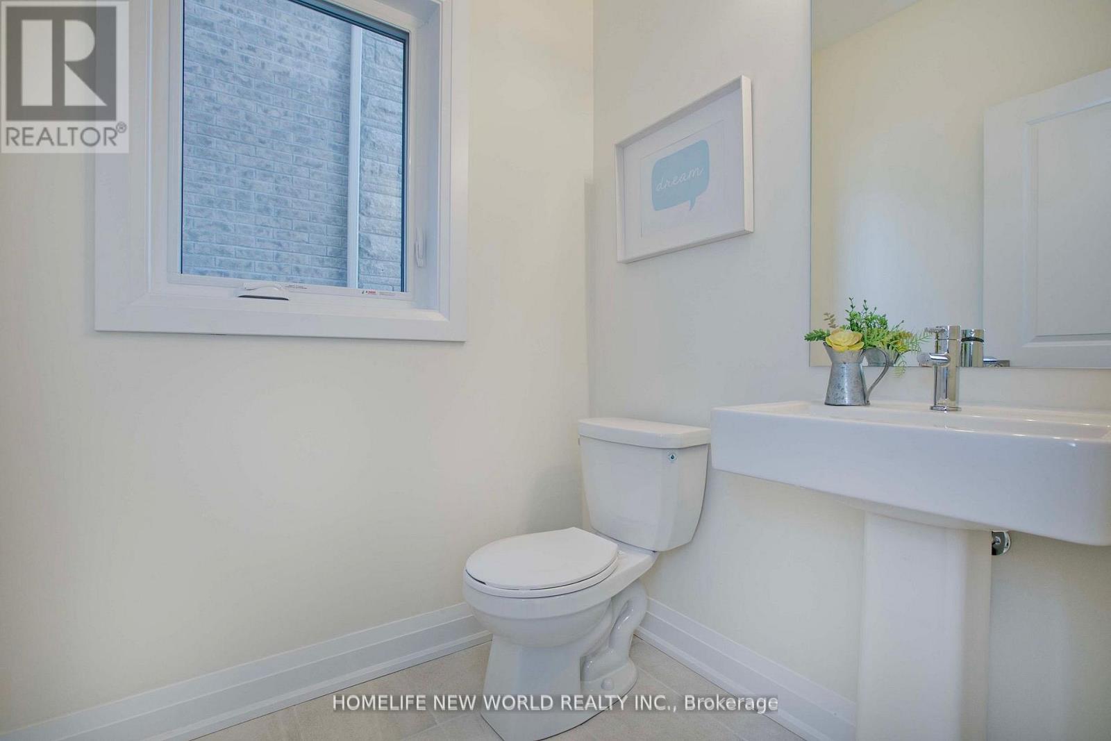 240 Seguin Street N, Richmond Hill, ON - Indoor Photo Showing Bathroom