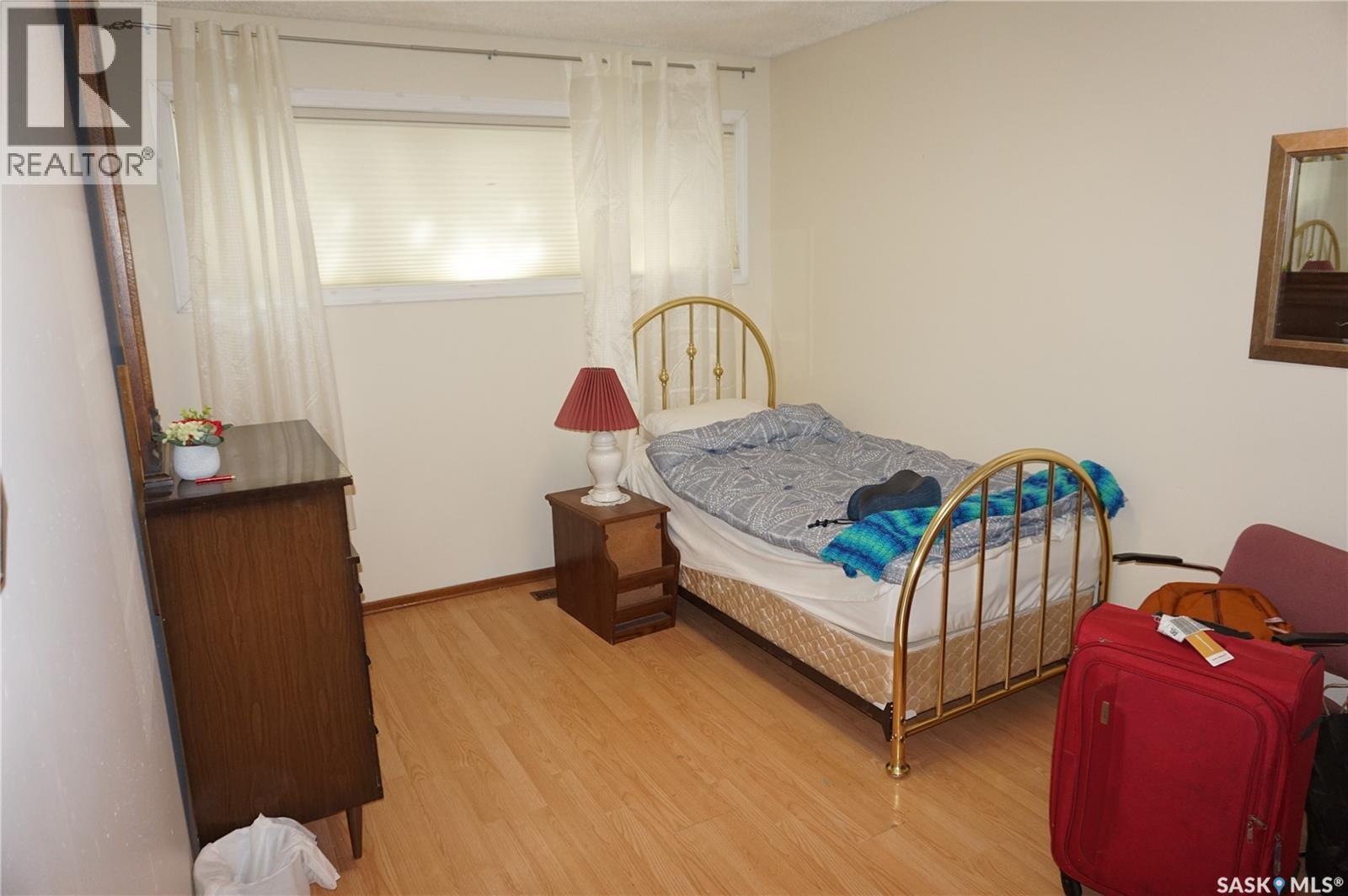 46 Rogers Place, Regina, SK - Indoor Photo Showing Bedroom