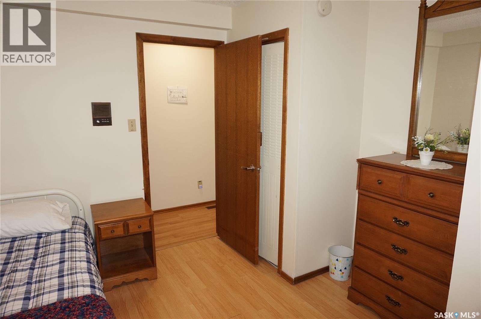 46 Rogers Place, Regina, SK - Indoor Photo Showing Bedroom