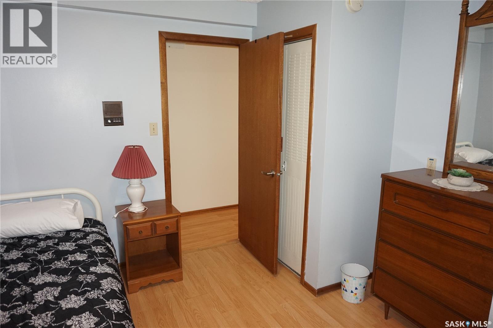 46 Rogers Place, Regina, SK - Indoor Photo Showing Bedroom