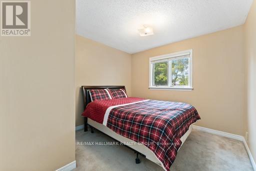 160 Sai Crescent, Ottawa, ON - Indoor Photo Showing Bedroom
