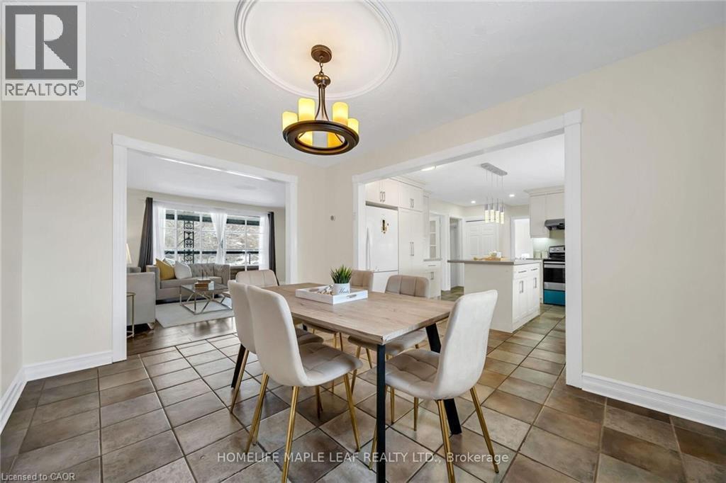 46 Chicopee Terrace, Kitchener, ON - Indoor Photo Showing Dining Room