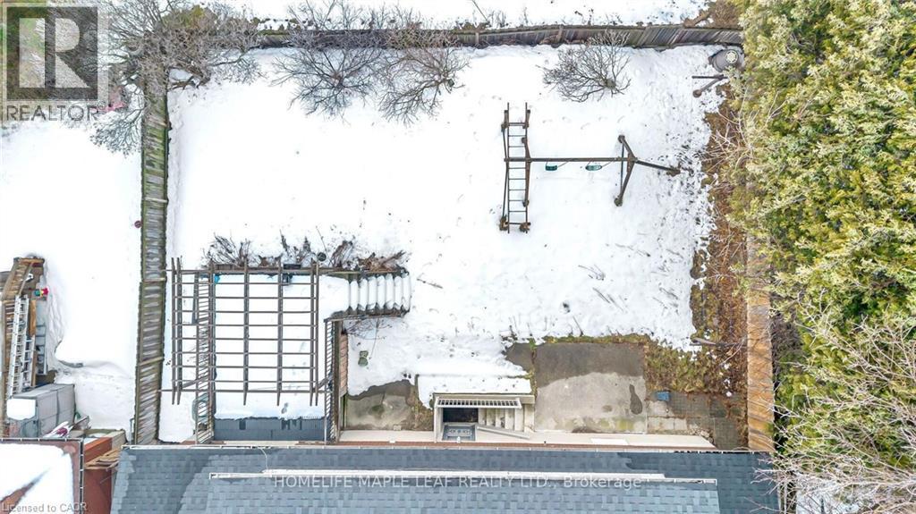 46 Chicopee Terrace, Kitchener, ON - Outdoor