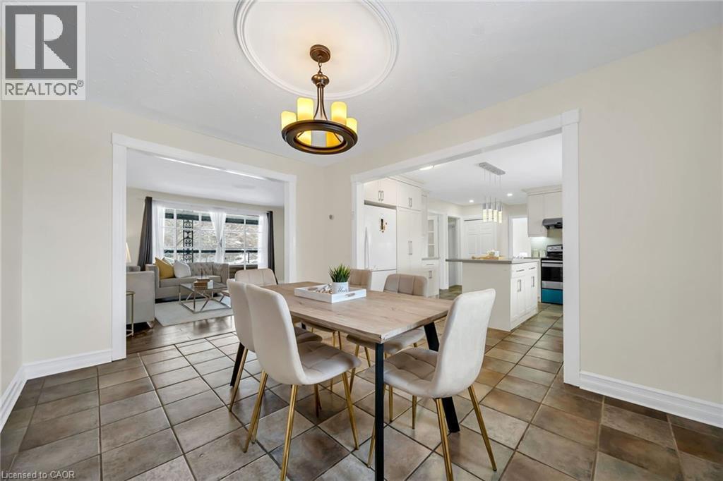 46 Chicopee Terrace, Kitchener, ON - Indoor Photo Showing Dining Room