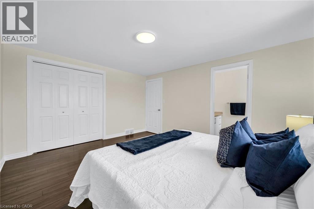 46 Chicopee Terrace, Kitchener, ON - Indoor Photo Showing Bedroom