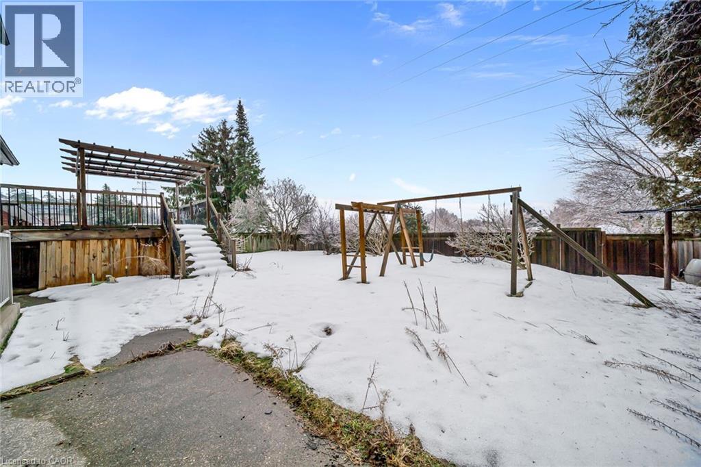 46 Chicopee Terrace, Kitchener, ON - Outdoor