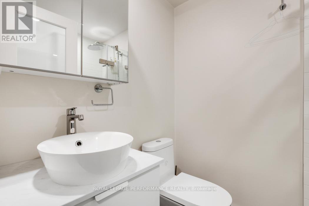 3 - 292 Laurier Avenue E, Ottawa, ON - Indoor Photo Showing Bathroom