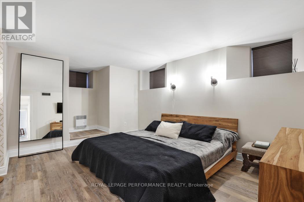 3 - 292 Laurier Avenue E, Ottawa, ON - Indoor Photo Showing Bedroom