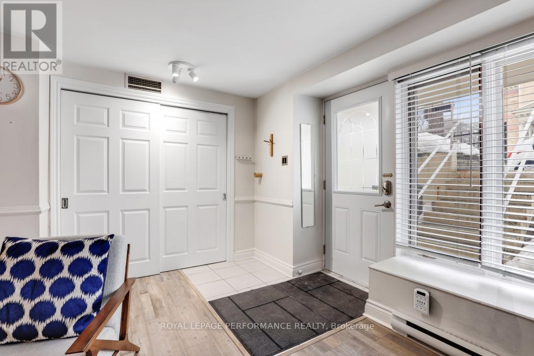 3 - 292 Laurier Avenue E, Ottawa, ON - Indoor Photo Showing Other Room