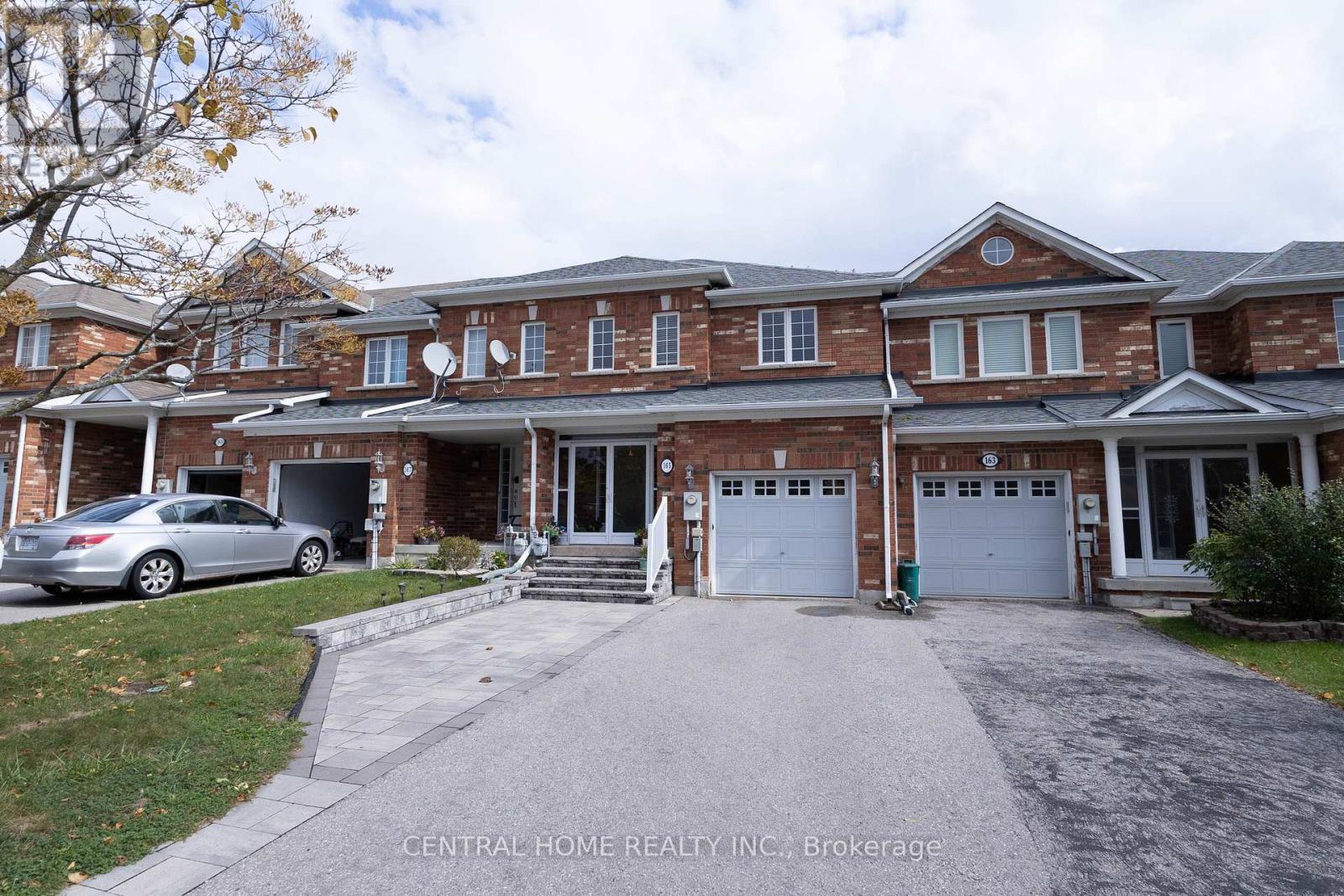 165 Manorheights Street, Richmond Hill, ON - Outdoor With Facade