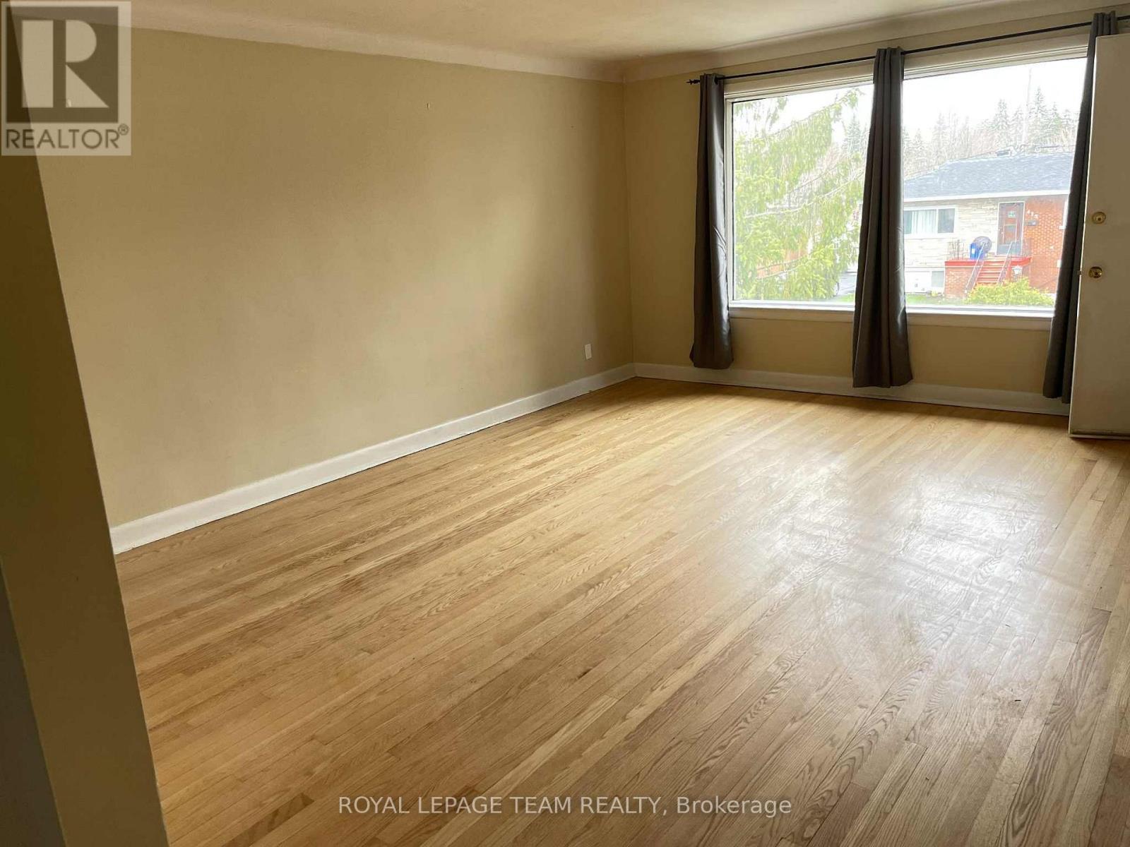 living room - 482 Vernon Avenue, Ottawa, ON - Indoor Photo Showing Other Room